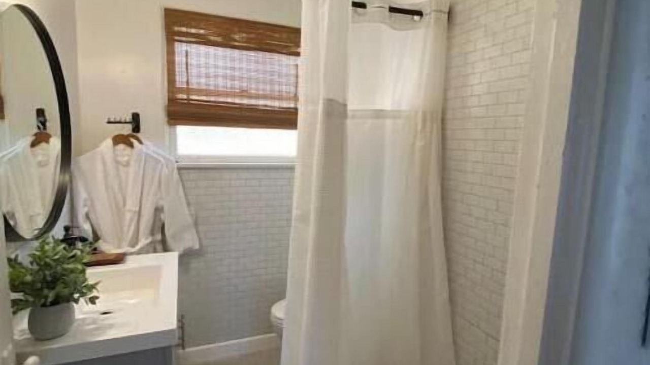 Photo of Bathroom in Needles