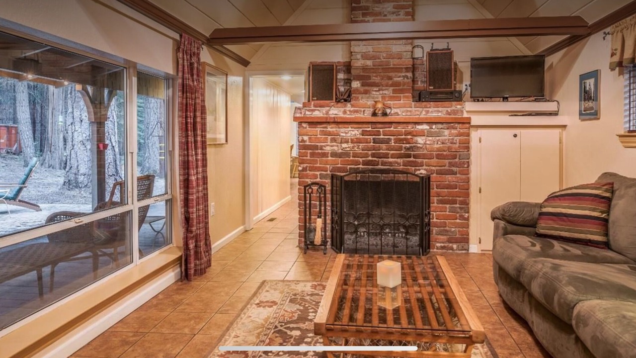 Photo of Livingroom in Camp Connell