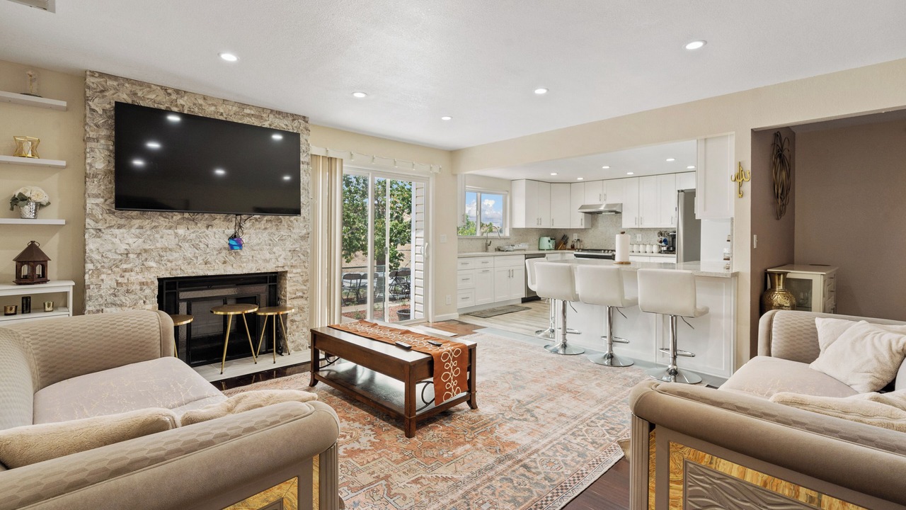 Photo of Livingroom in Hercules