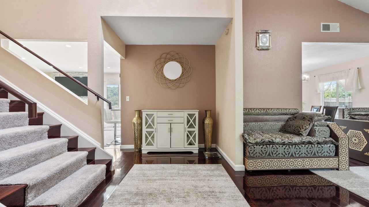 Photo of Livingroom in Hercules