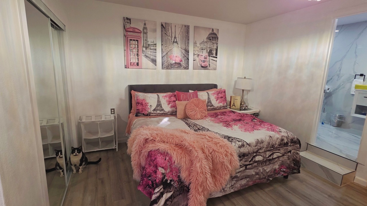 Photo of Bedroom in Enterprise