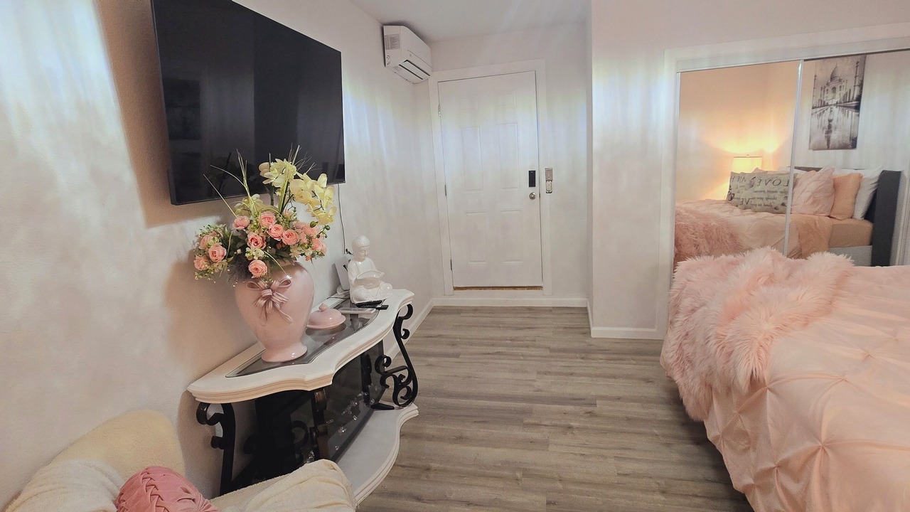 Photo of Bedroom in Enterprise