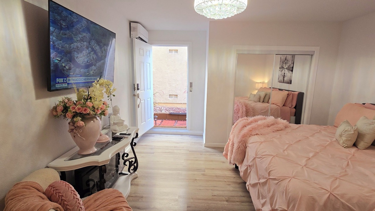 Photo of Bedroom in Enterprise