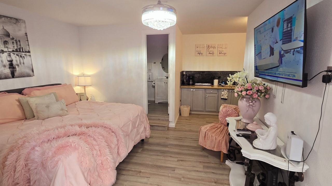 Photo of Bedroom in Enterprise