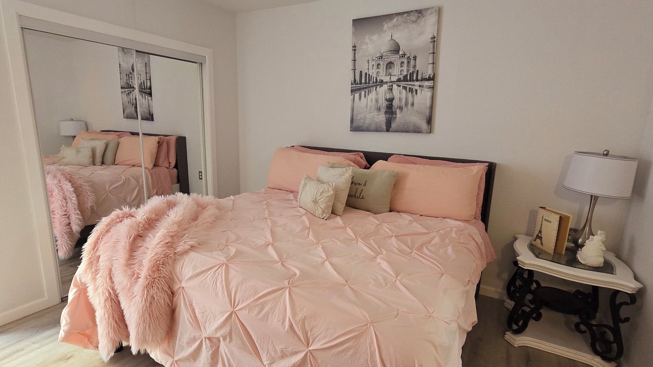 Photo of Bedroom in Enterprise