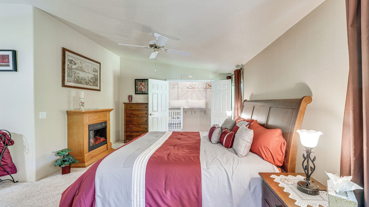 Photo of Bedroom in Shady Cove