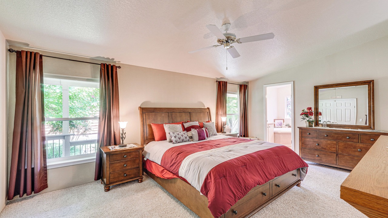 Photo of Bedroom in Shady Cove