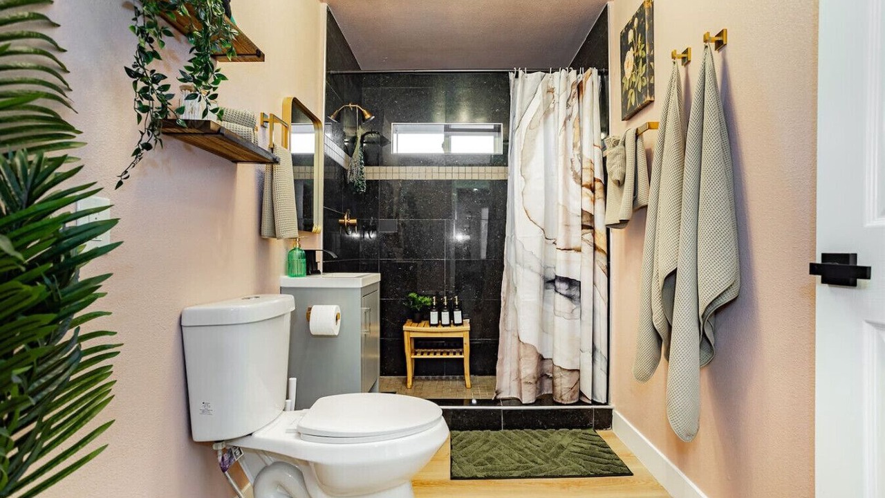 Photo of Bathroom in Gateway District