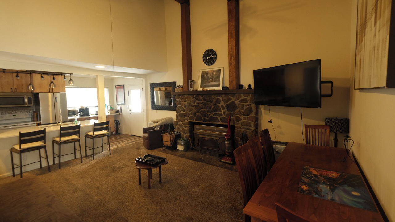 Photo of Livingroom in Donner Lake Woods