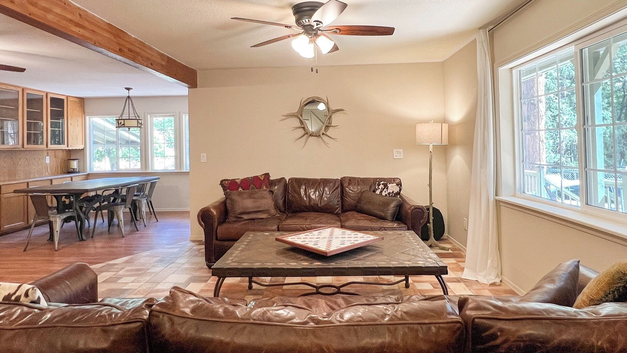 Photo of Livingroom in Whispering Pines