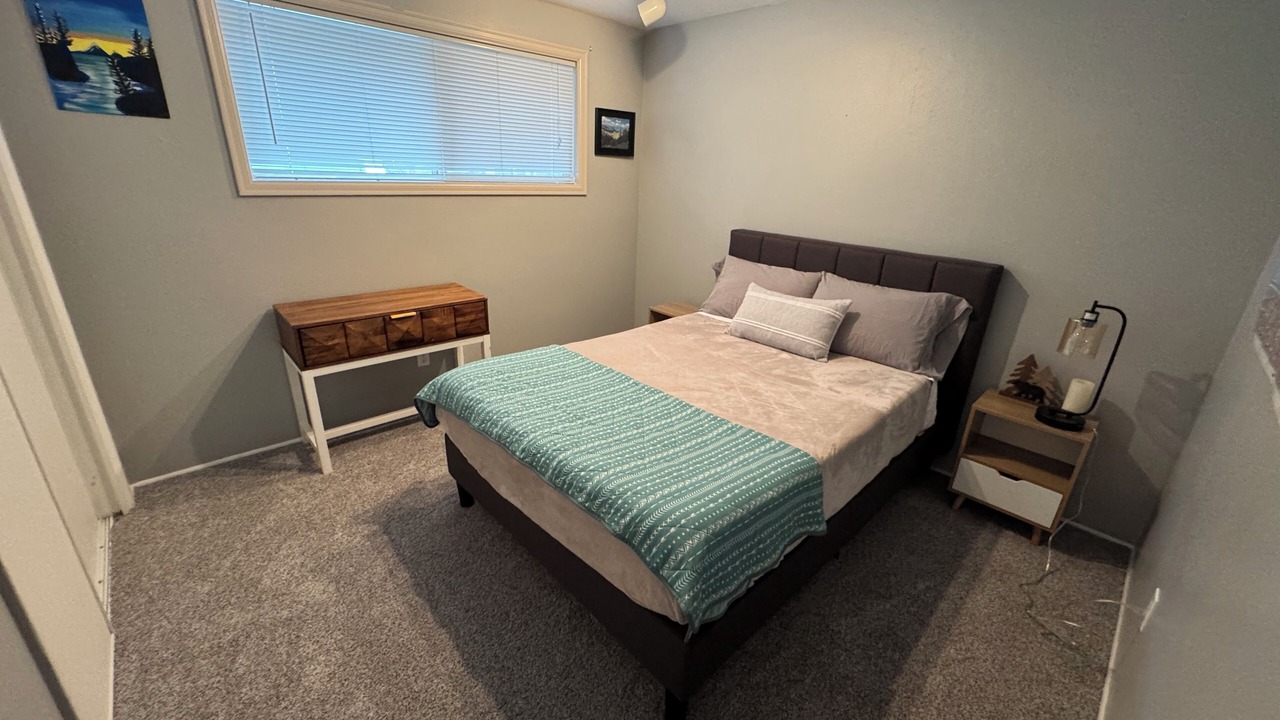 Photo of Bedroom in Oakridge