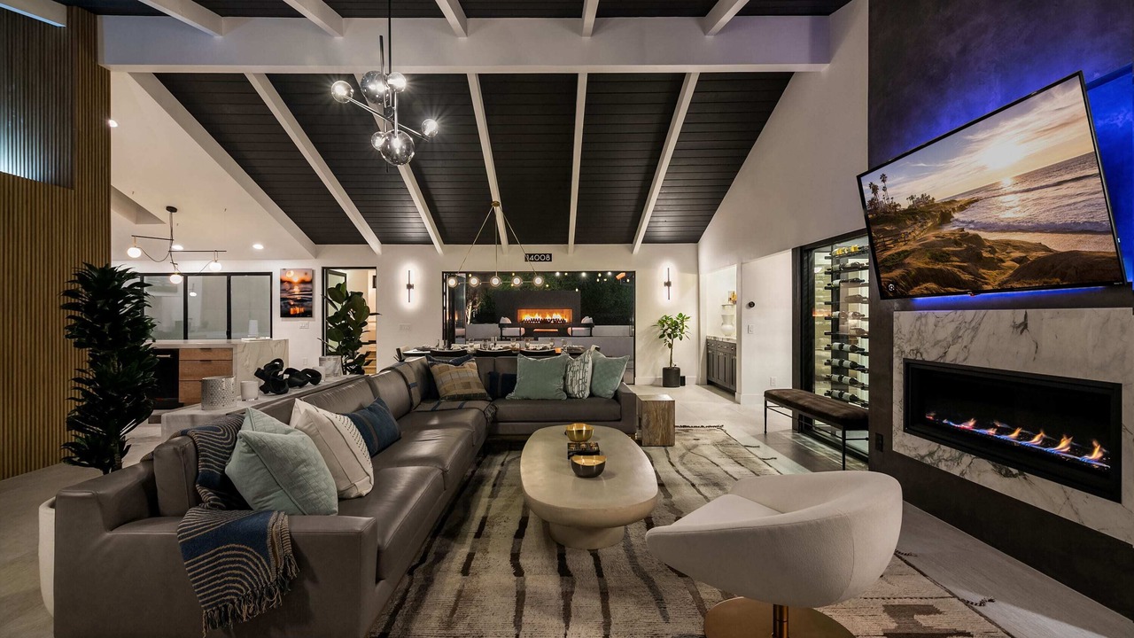 Photo of Livingroom in Del Mar Heights