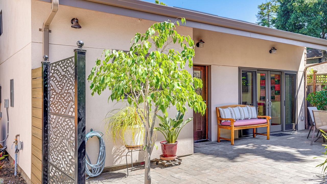 Photo of Patio Balcony in East End