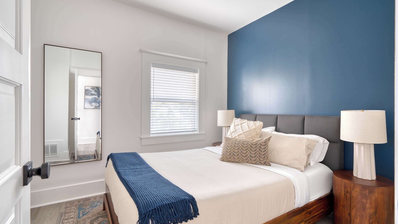 Photo of Bedroom in King