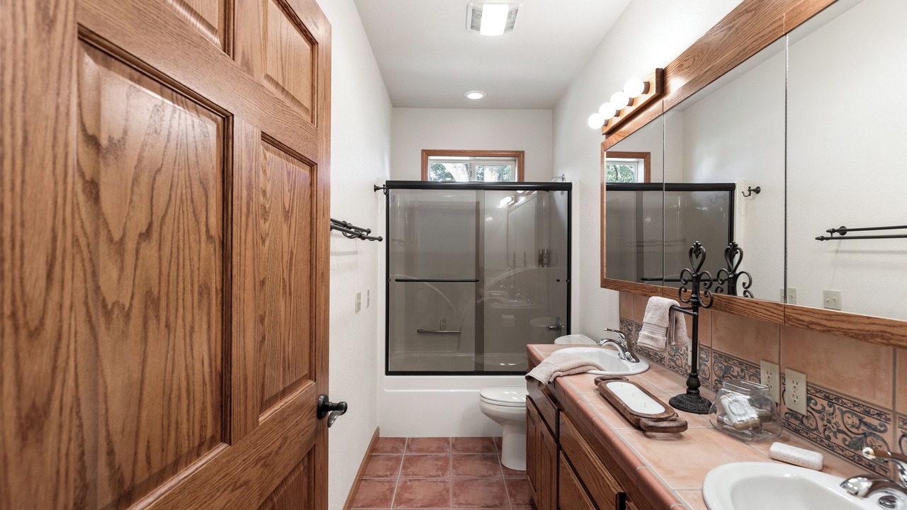 Photo of Bathroom in Cottonwood