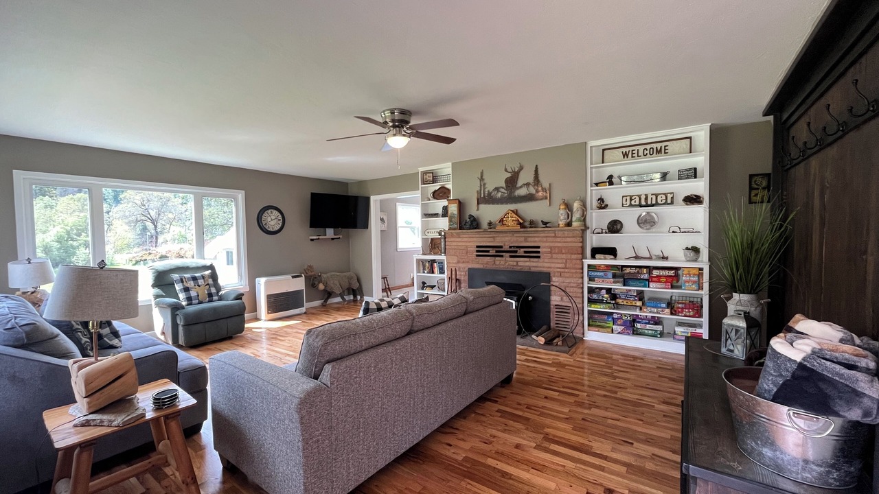 Photo of Livingroom in Trail