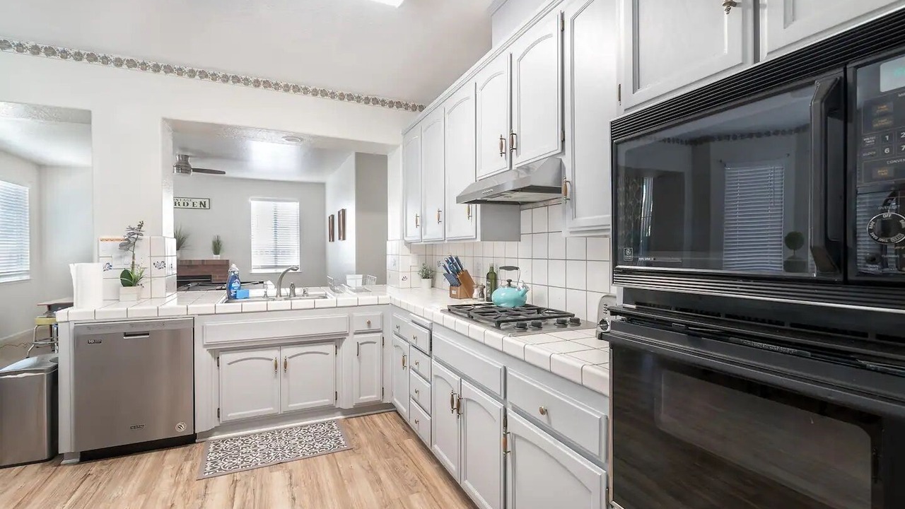 Photo of Kitchen in Southwestern Sacramento