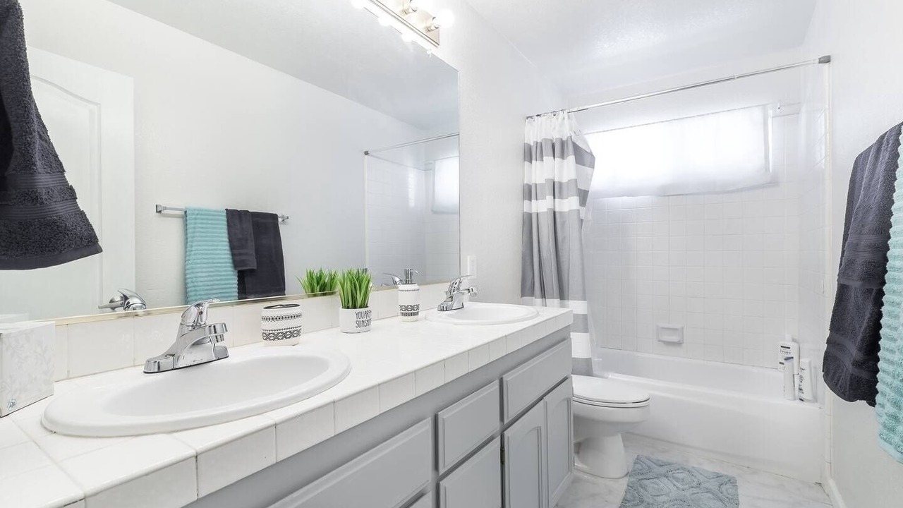 Photo of Bathroom in Southwestern Sacramento