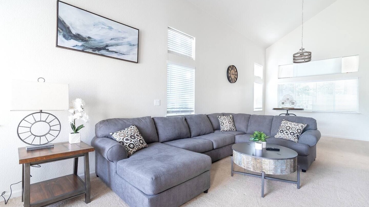 Photo of Livingroom in Southwestern Sacramento