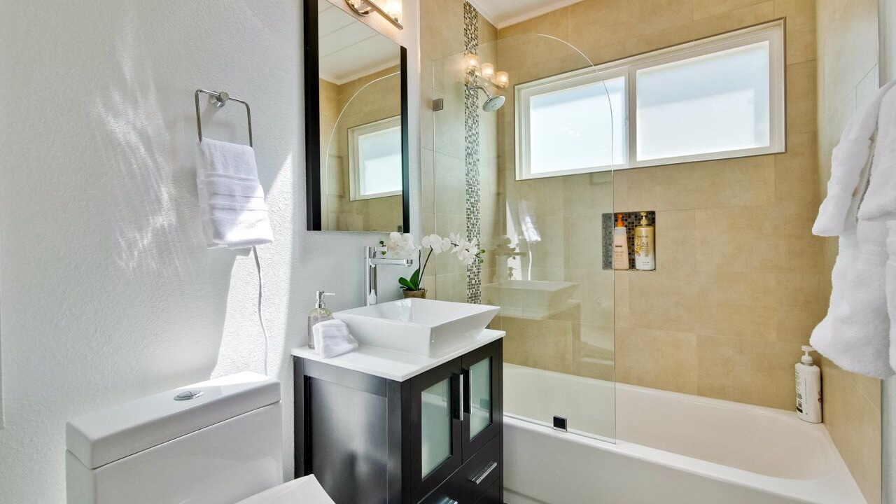 Photo of Bathroom in Duveneck - St. Francis