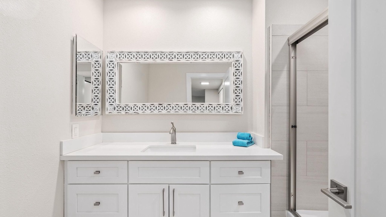 Photo of Bathroom in Sunrise Vista Chino