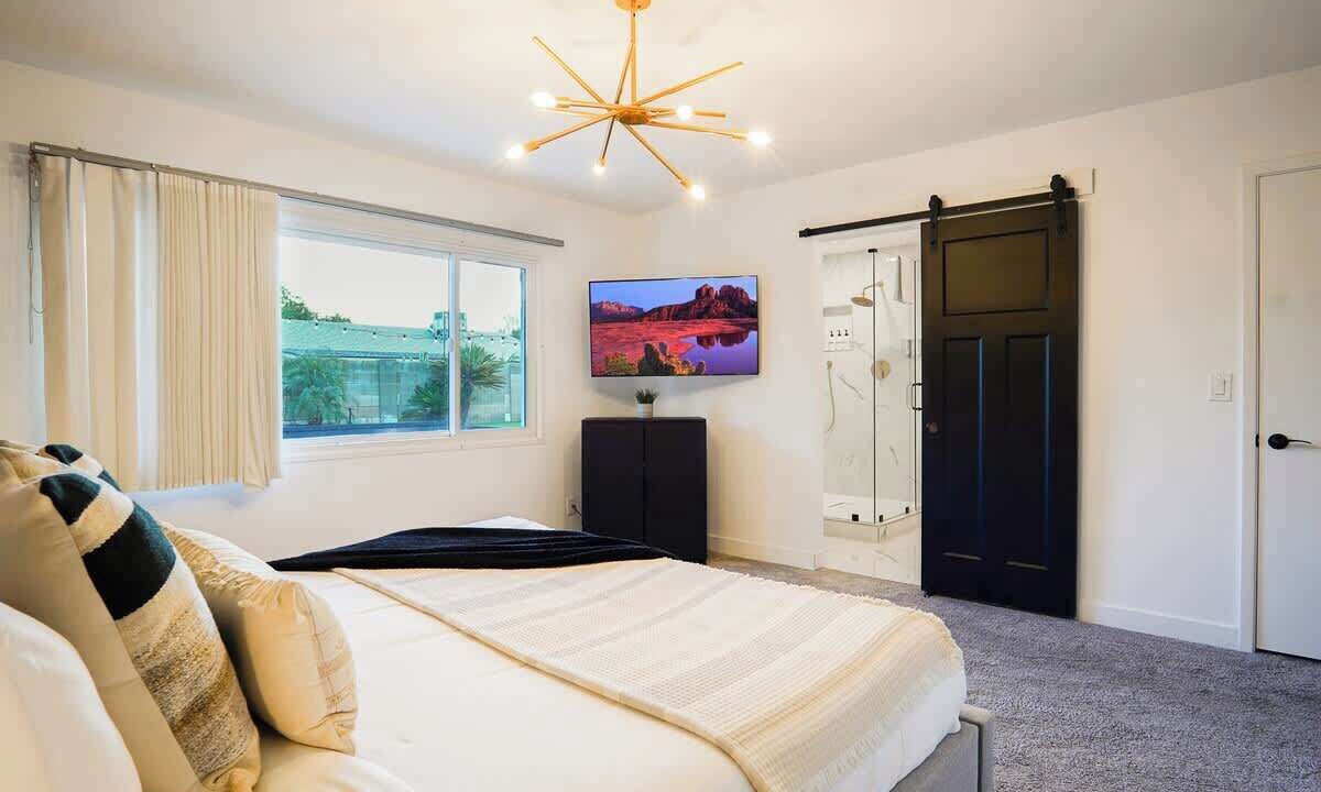 Photo of Bedroom in Optimist Park SW