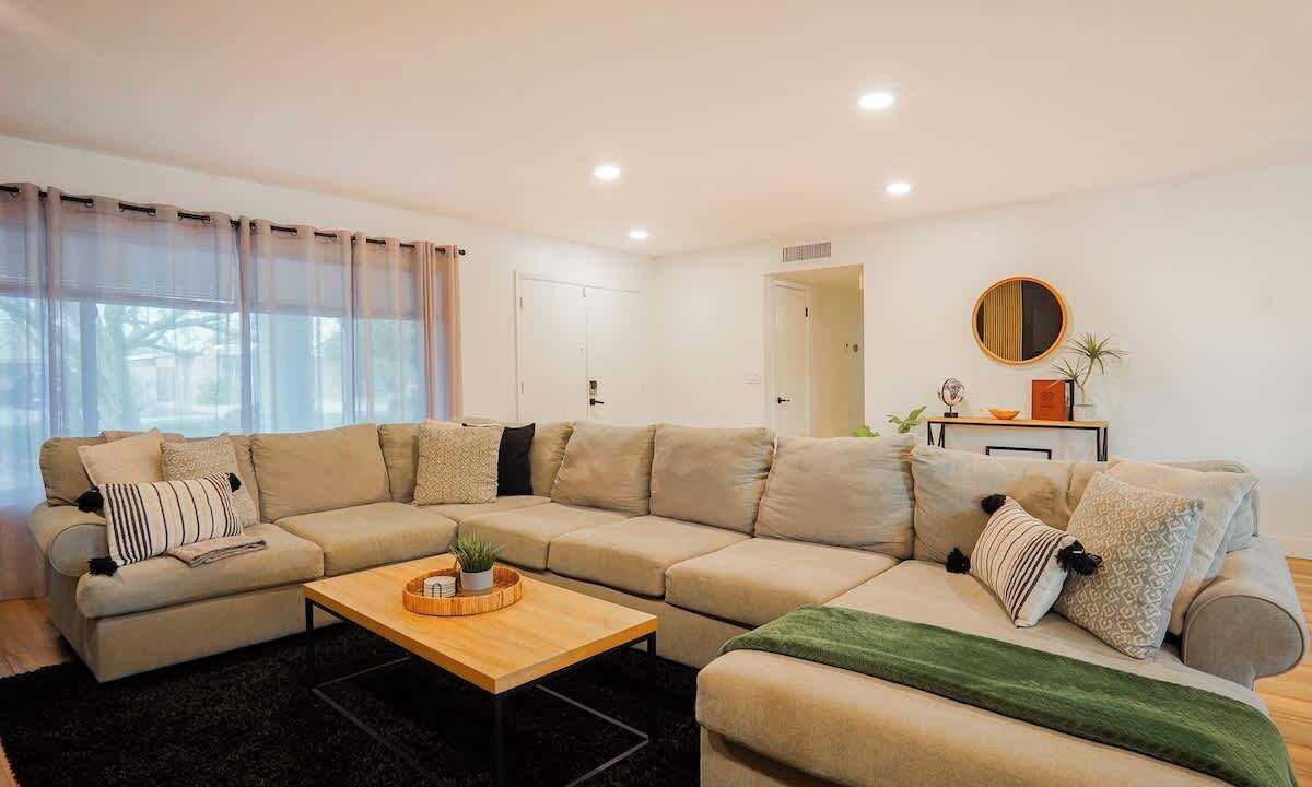 Photo of Livingroom in Optimist Park SW