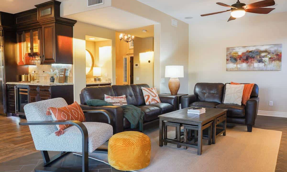 Photo of Livingroom in Crystal Shores
