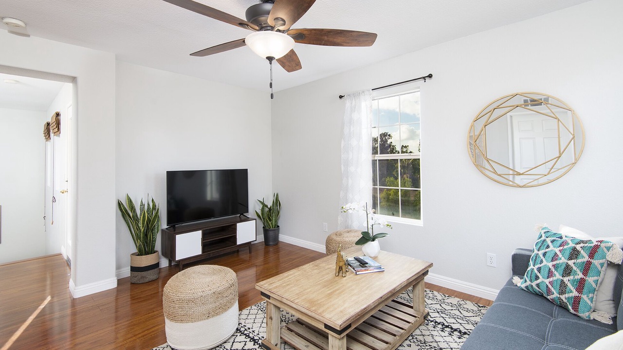 Photo of Livingroom in Vista