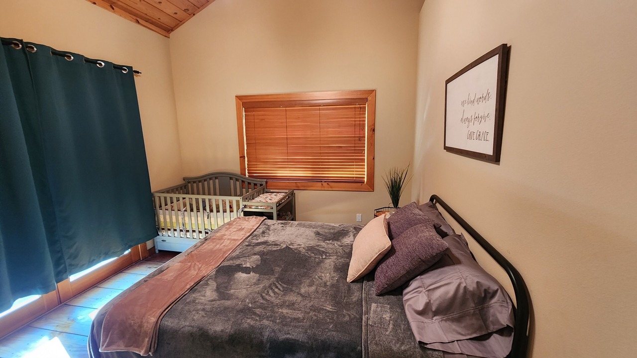 Photo of Bedroom in Upper Lake