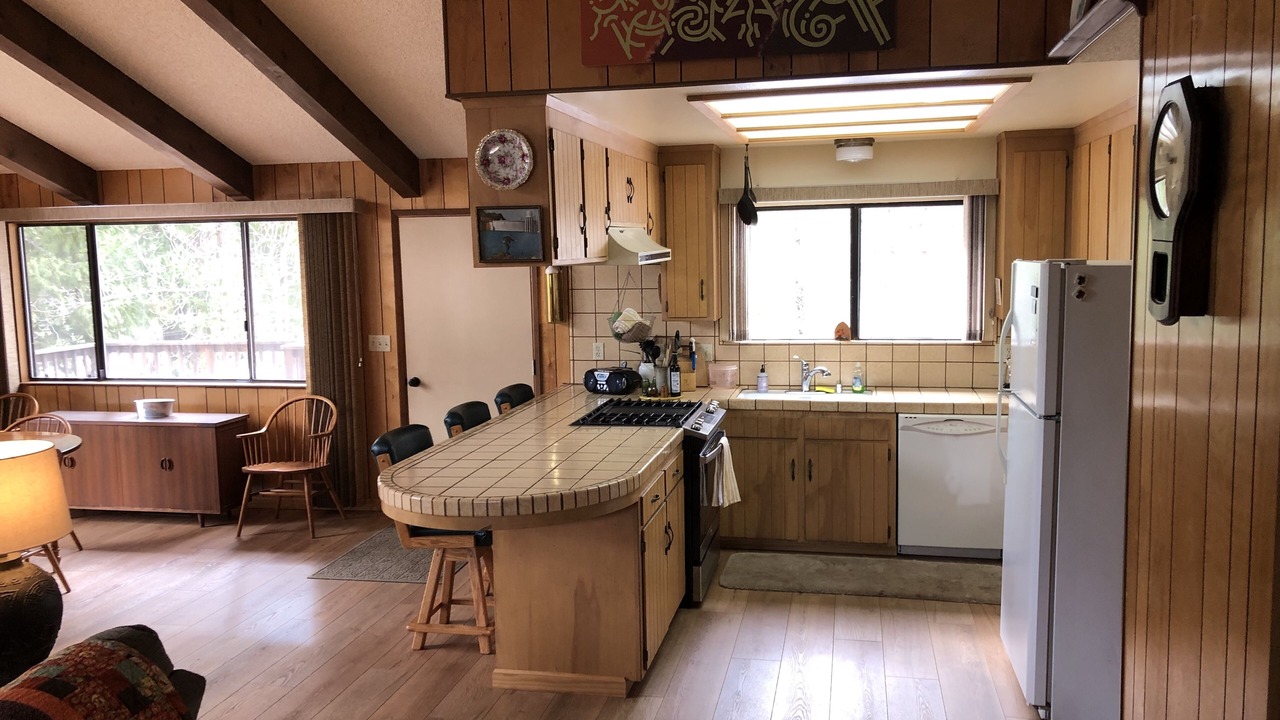 Photo of Kitchen in Shaver Lake