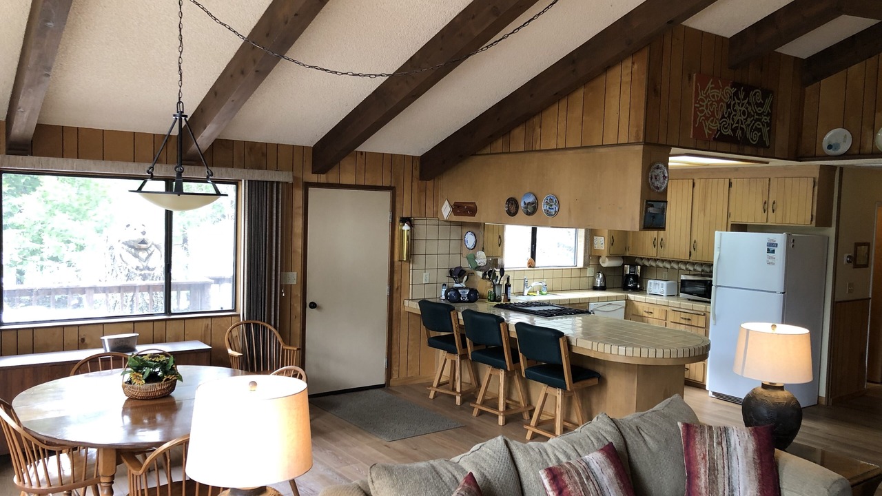 Photo of Livingroom in Shaver Lake