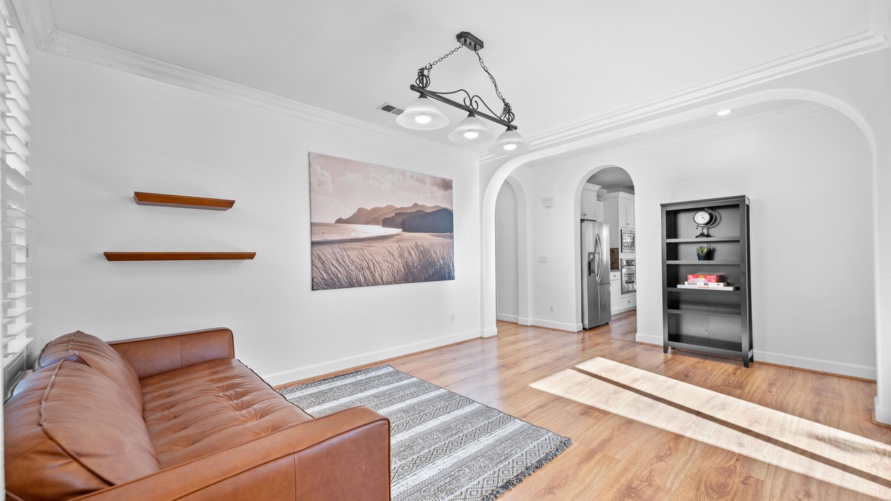 Photo of Livingroom in Regency Park