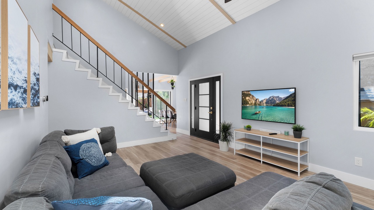Photo of Livingroom in Tierrasanta