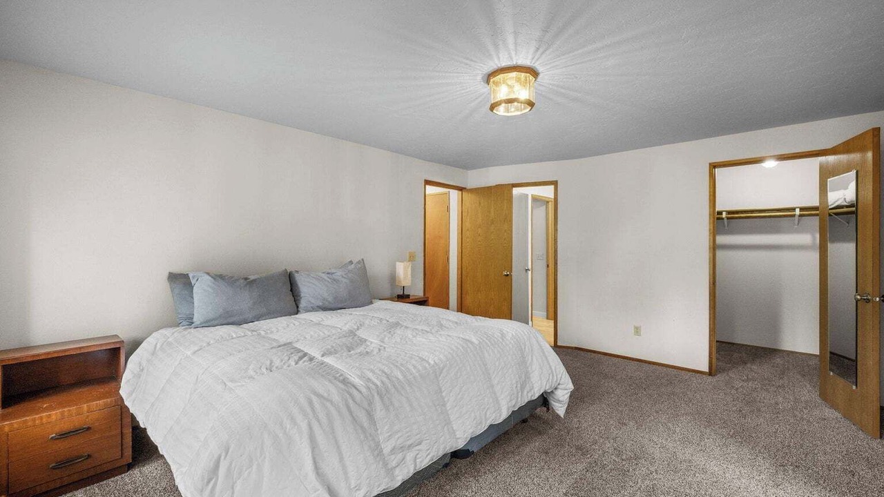 Photo of Bedroom in Black Butte Ranch