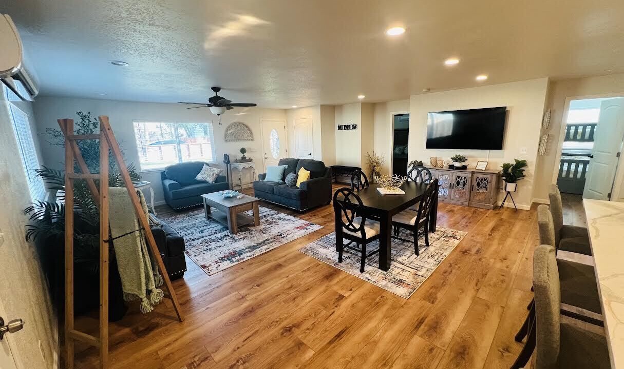 Photo of Livingroom in Kelseyville