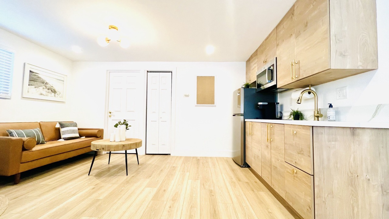 Photo of Livingroom in Corridor