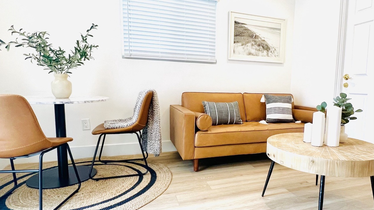 Photo of Livingroom in Corridor