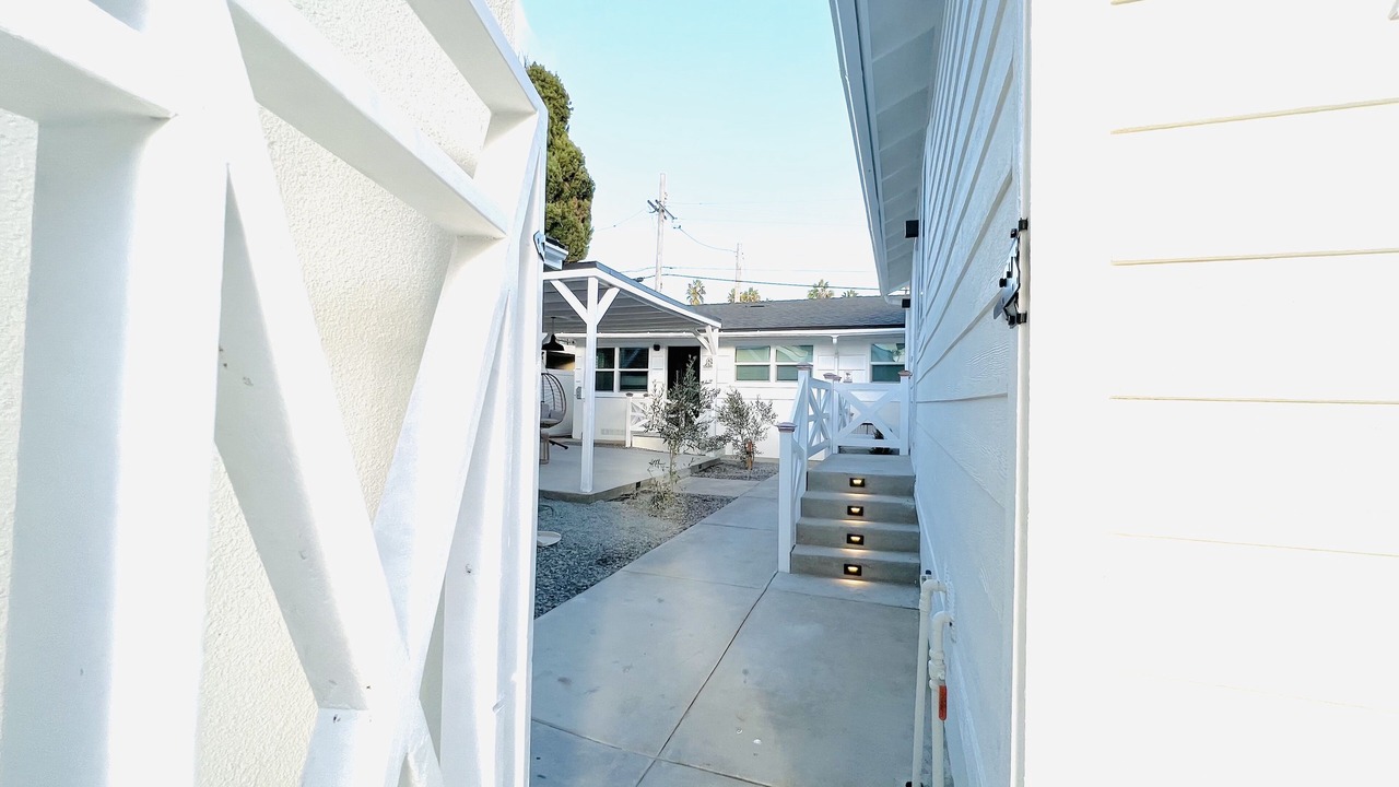 Photo of Outdoor in Corridor