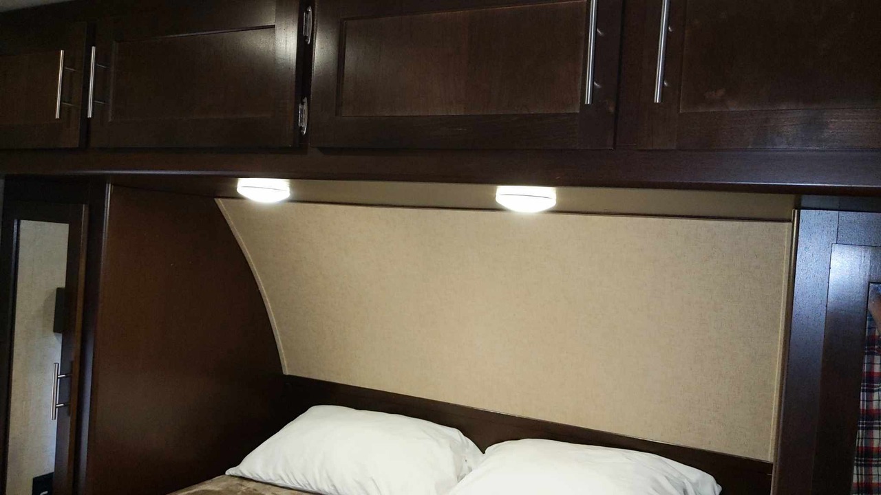 Photo of Bedroom in Cave Junction