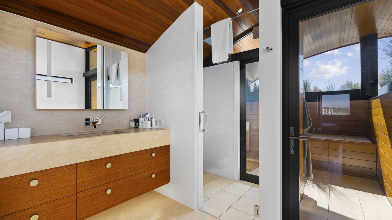 Photo of Bathroom in Balboa Peninsula