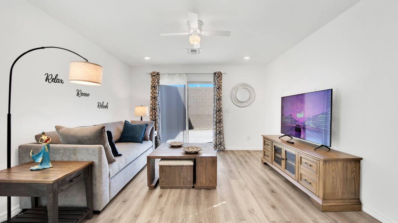 Photo of Livingroom in Desert Hills