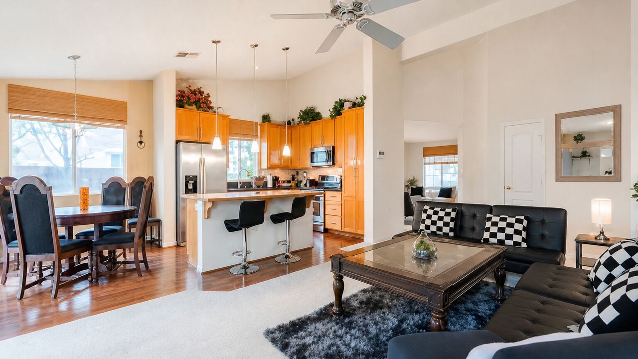 Photo of Livingroom in West Sacramento