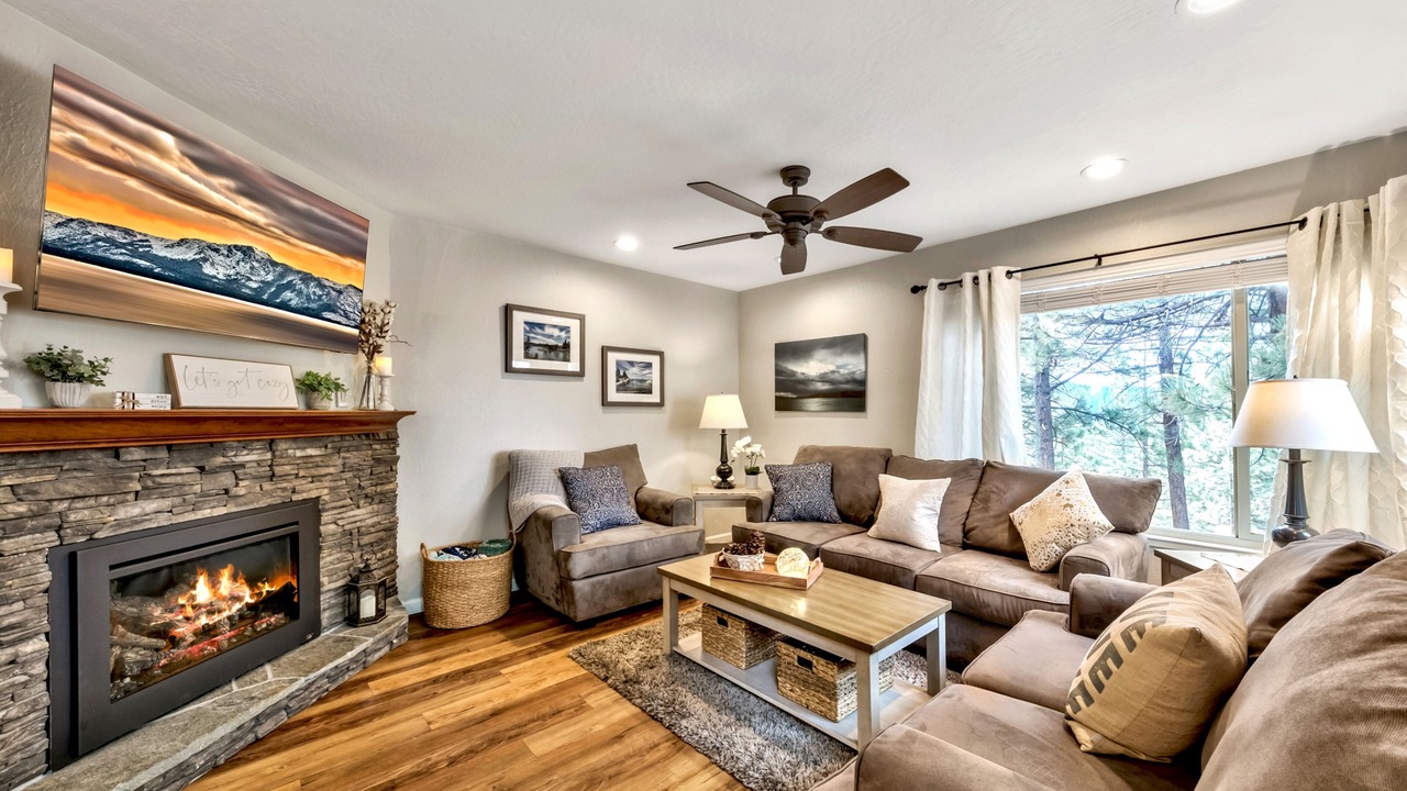 Photo of Livingroom in Zephyr Cove