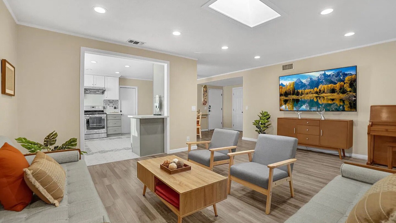 Photo of Livingroom in West Covina
