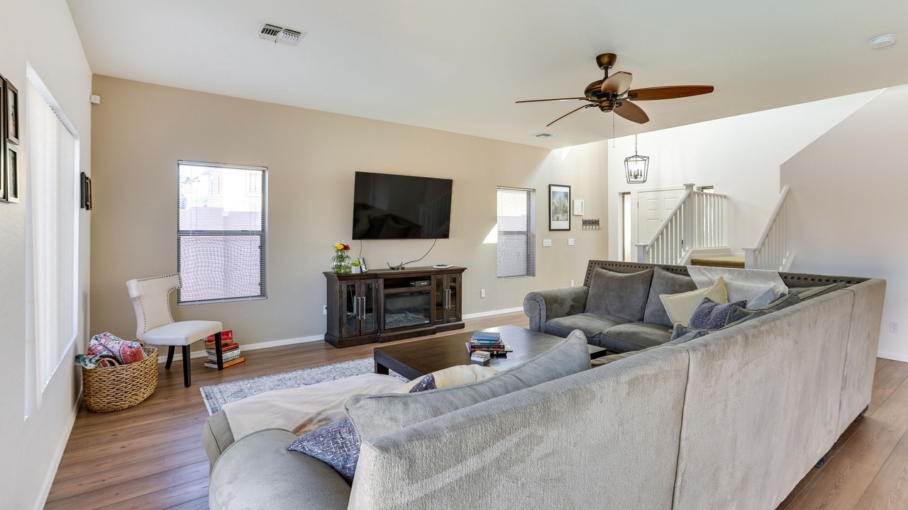 Photo of Livingroom in Surprise Farms