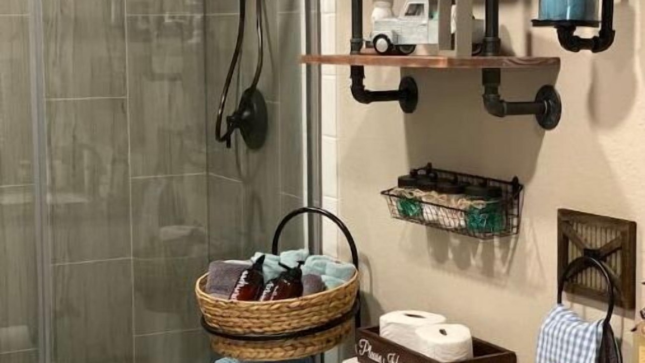Photo of Bathroom in Lakeside