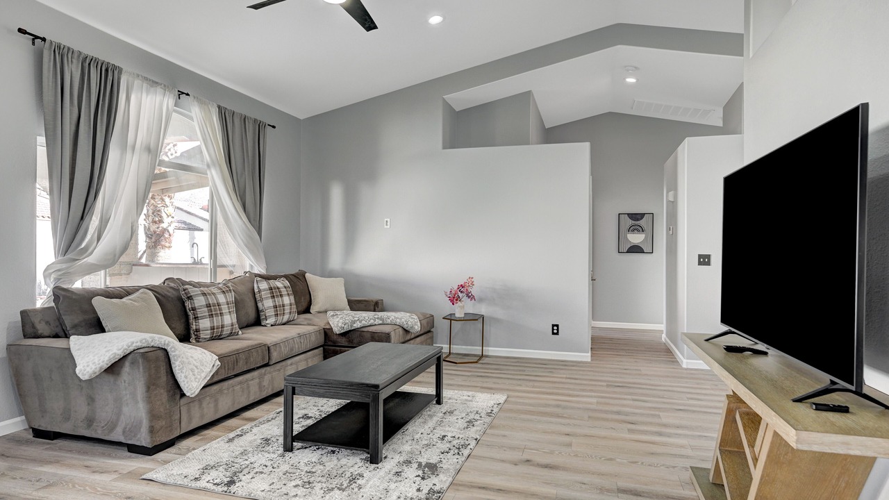 Photo of Livingroom in Sunrise Manor