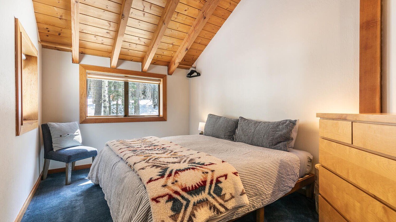 Photo of Bedroom in Alpine Meadows
