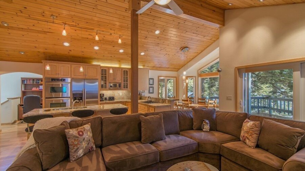 Photo of Livingroom in Alpine Meadows
